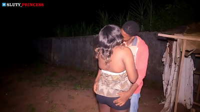 चरबीयुक्त पिल्ले सह अश्लील